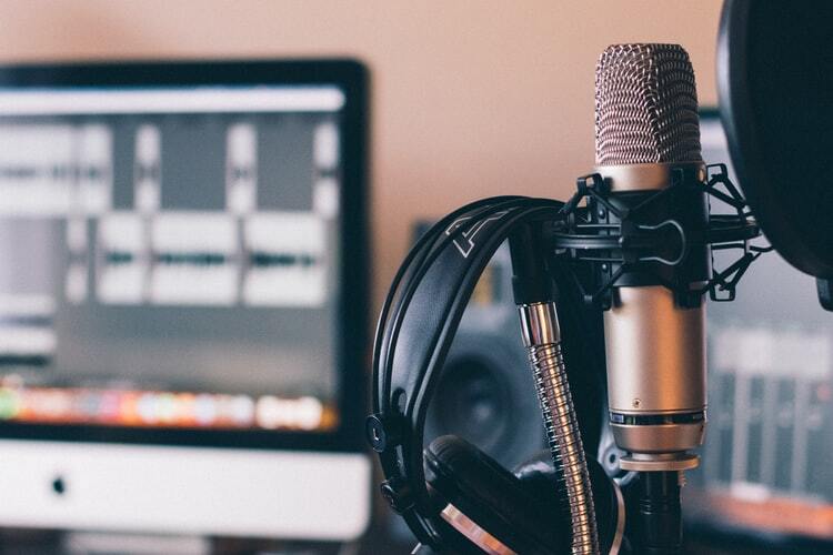 Improve Listener Retention with Podcast Chapters